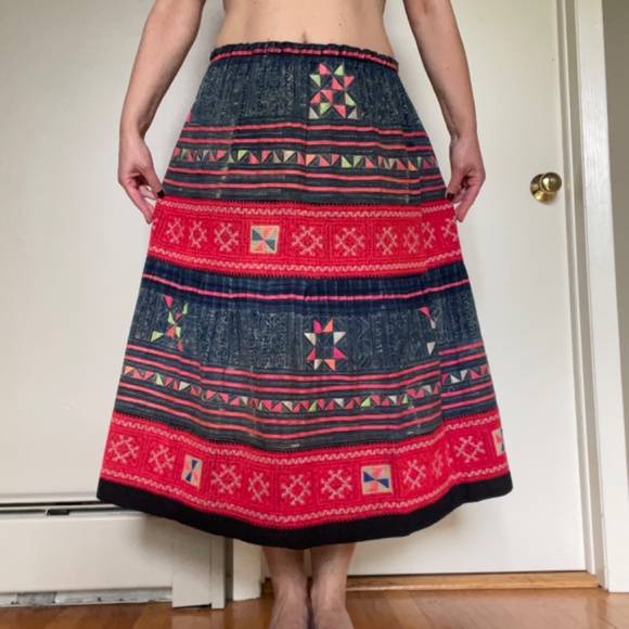 Vintage patchwork Hmong skirt. - Picture 7 of 7